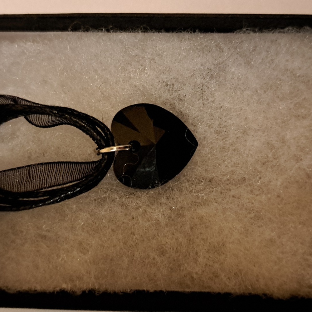 Total Eclipse Crystal Heart Necklace - Picture 2 of 5